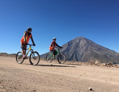 Bicicleta De Montaña A Lo Largo Del Cañon Del Colca